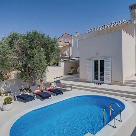 Beautiful Home In Martinscica With Wifi Buitenkant foto