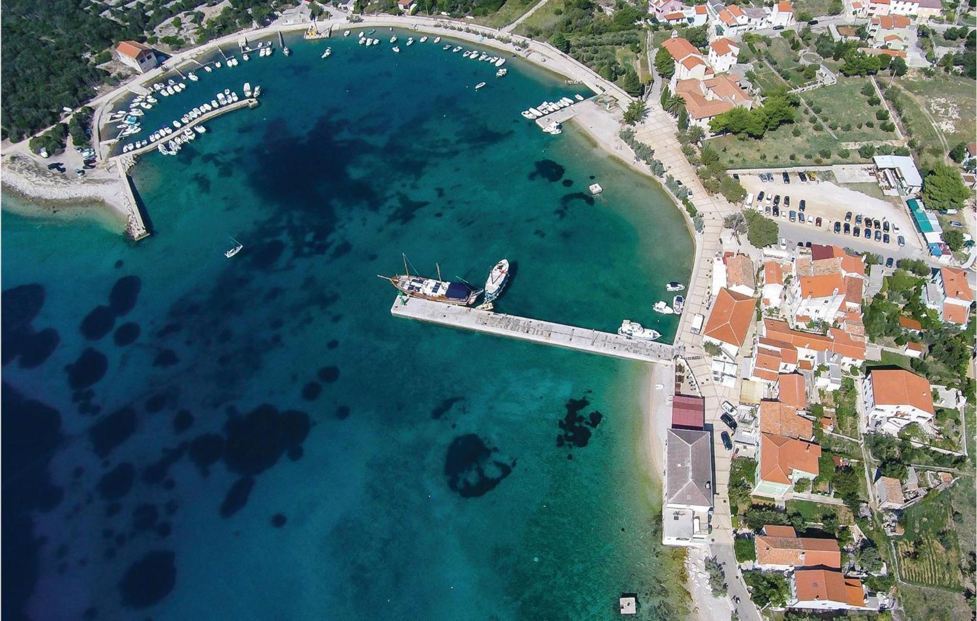 Beautiful Home In Martinscica With Wifi Buitenkant foto