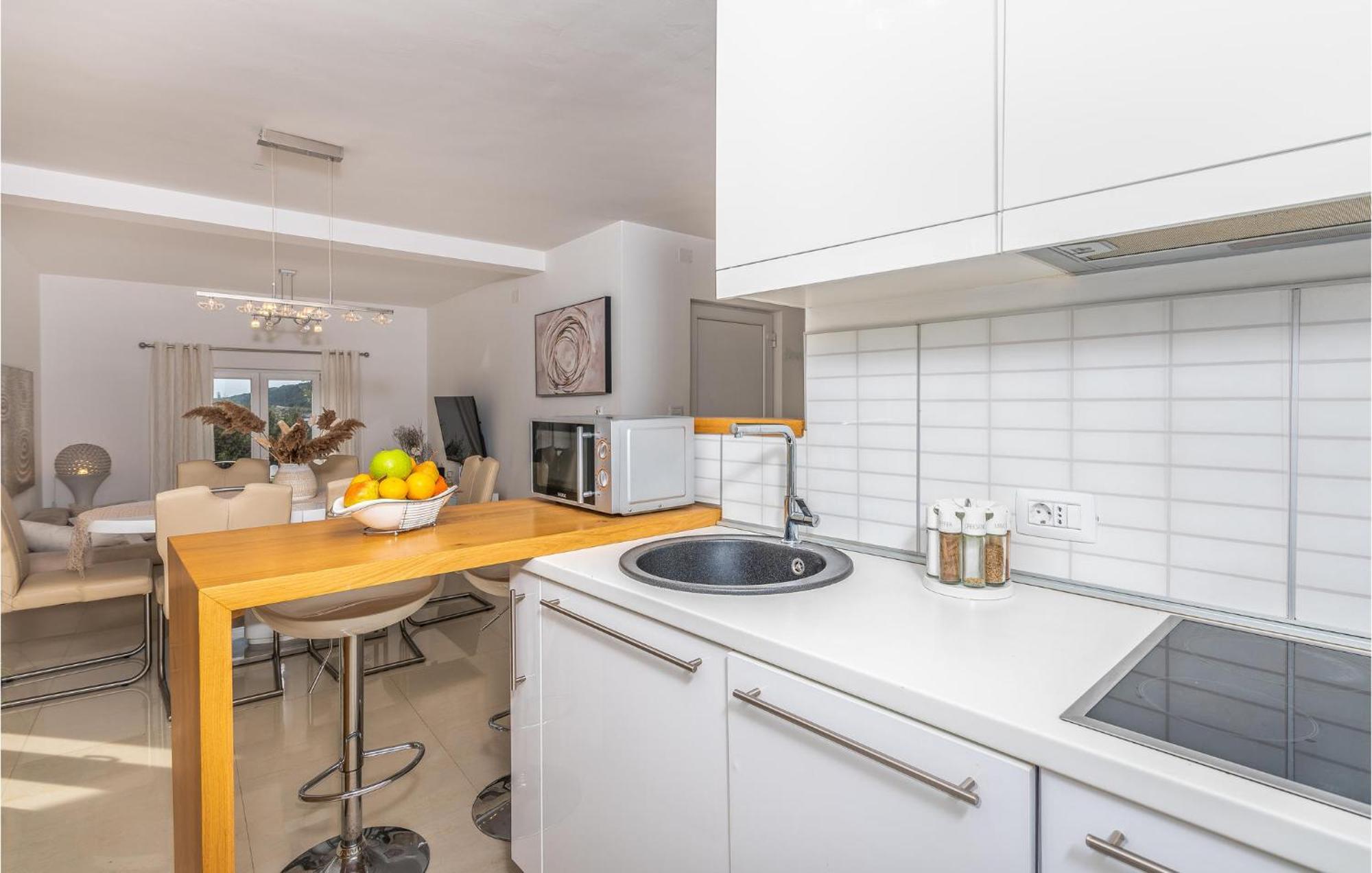Beautiful Home In Martinscica With Wifi Buitenkant foto