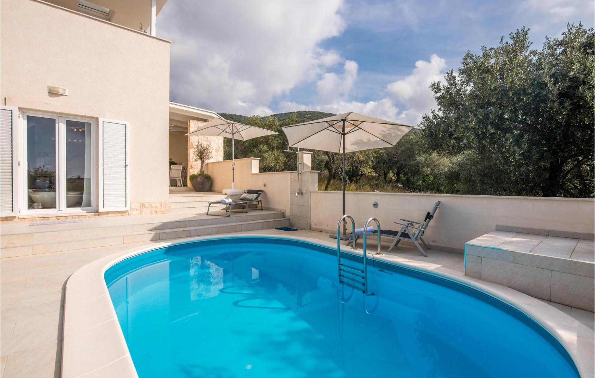 Beautiful Home In Martinscica With Wifi Buitenkant foto