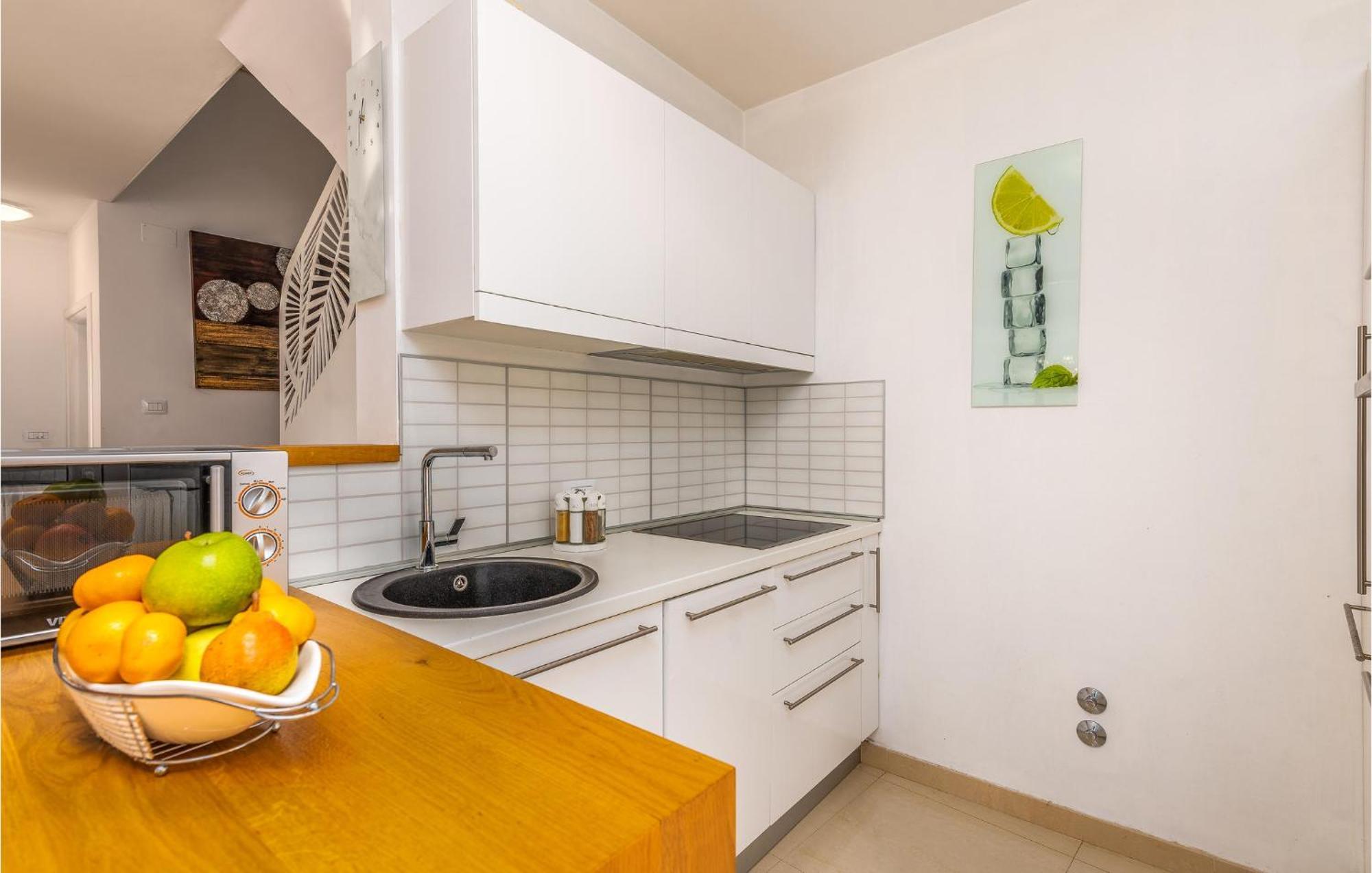 Beautiful Home In Martinscica With Wifi Buitenkant foto