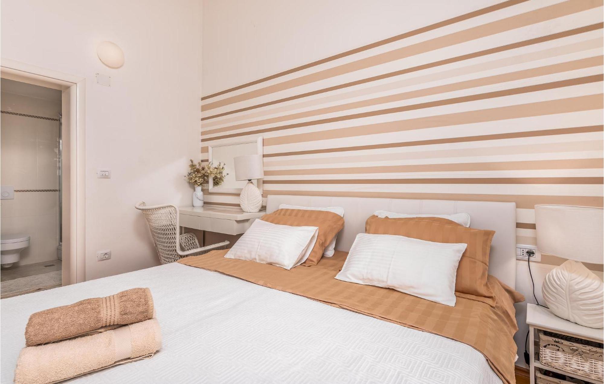 Beautiful Home In Martinscica With Wifi Buitenkant foto